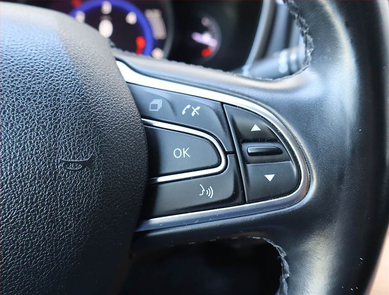 Renault Talisman (2018) 1.6 dCi, Navi, Tempomat - fotka 18 z 23