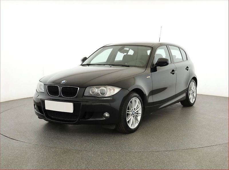 BMW Řada 1 (2011) 116d, Park. senzory - fotka 2 z 16