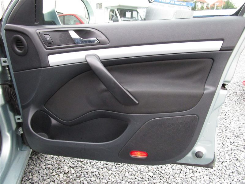 Škoda Octavia Combi 1.9TDi Ambiente, Klima - fotka 20 z 41