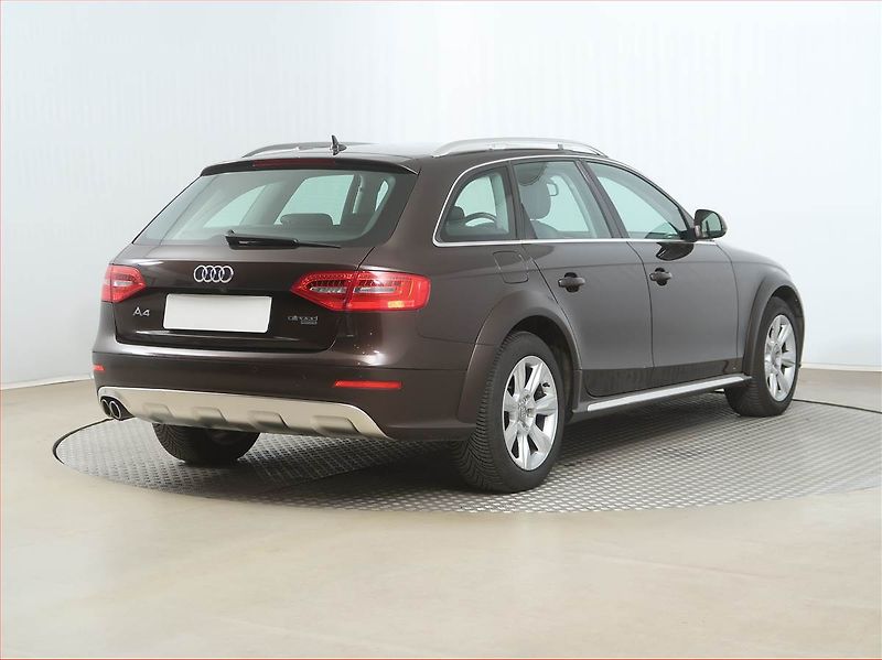Audi A4 Allroad (2014) 2.0 TDI, 4X4, Automat, Kůže - fotka 5 z 17