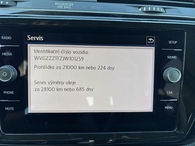 Volkswagen Touran (2018) 2.0 TDi Highline - fotka 15 z 16