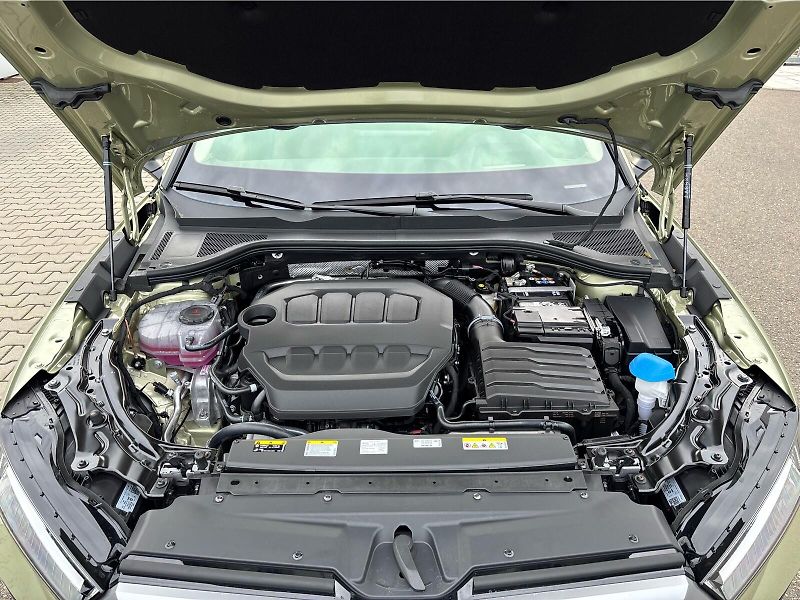 Škoda Superb 2,0 TSI 150 kW L&K DSG - fotka 30 z 30