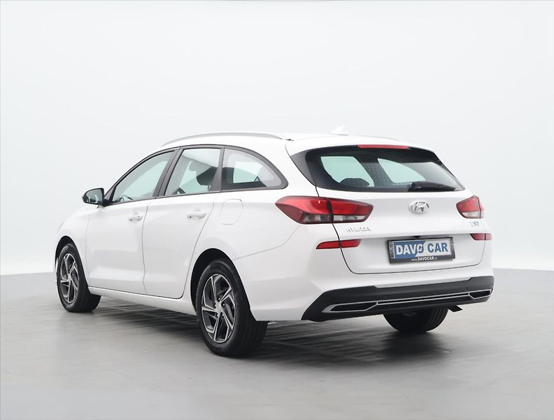 Hyundai i30 1,5 i Comfort Family CZ 2.Maj - fotka 5 z 31