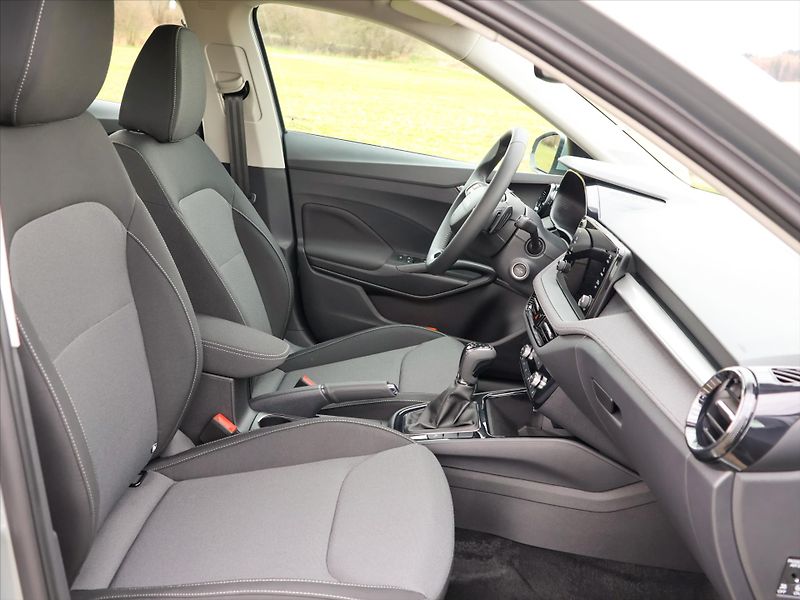Škoda Fabia 1,0 TSi DSG Edice 130let DPH - fotka 14 z 38
