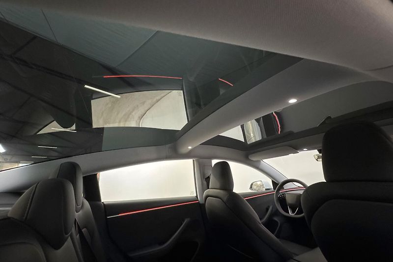 Tesla Model 3 Long Range AWD Highland Tažné - fotka 8 z 16