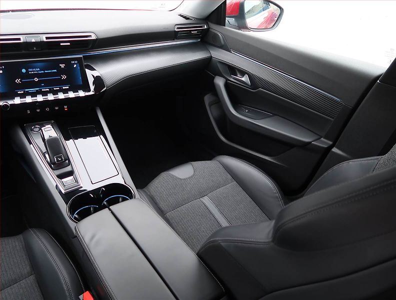 Peugeot 508 (2019) 1.5 BlueHDi, Automat - fotka 8 z 22
