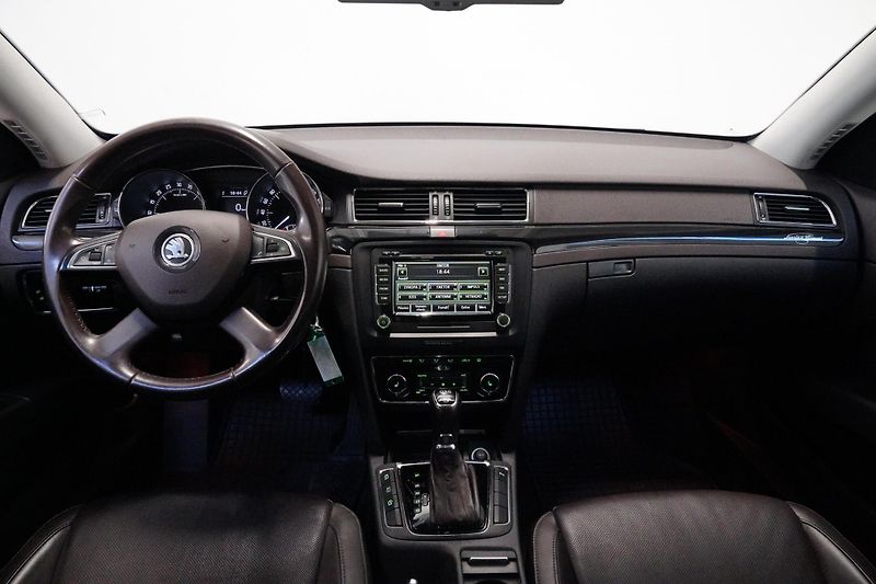 Škoda Superb - fotka 5 z 29