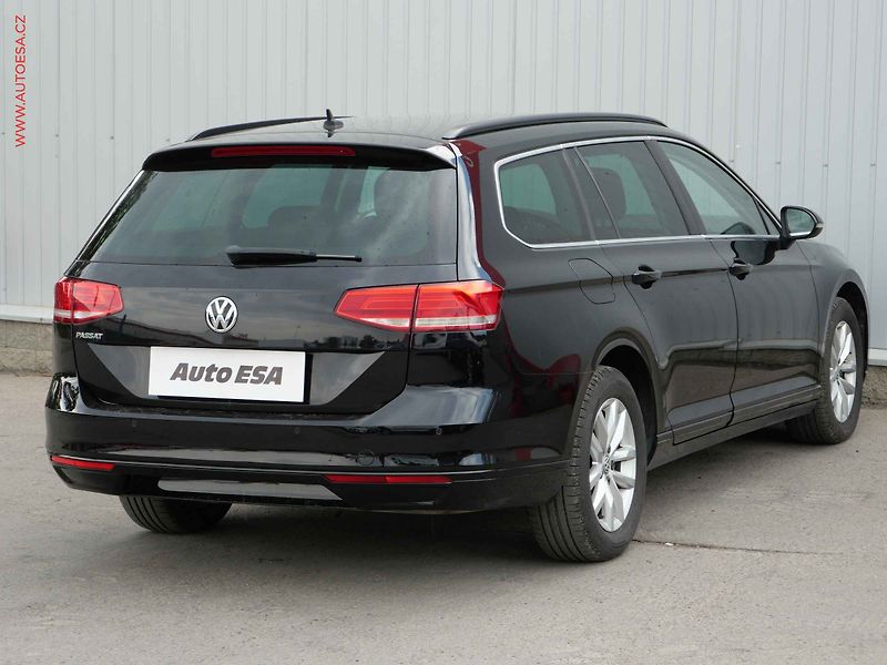Volkswagen Passat (2018) 1.6 TDi, Comfortline, DSG - fotka 4 z 21