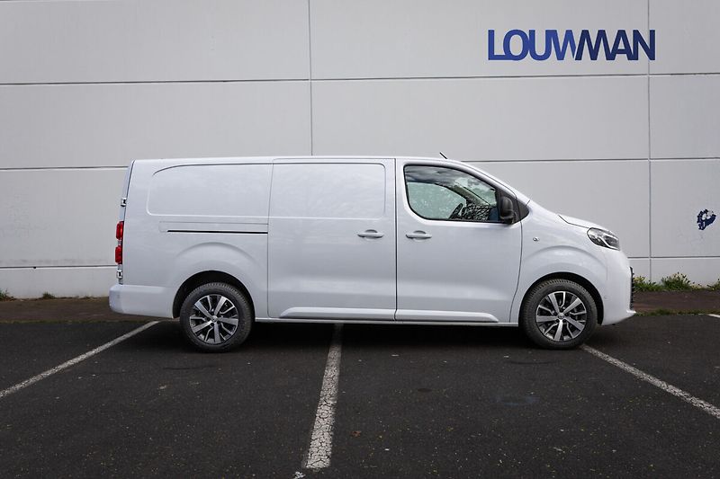 Toyota ProAce 2,0   Panel Van 144 L2 COMFORT - fotka 20 z 21