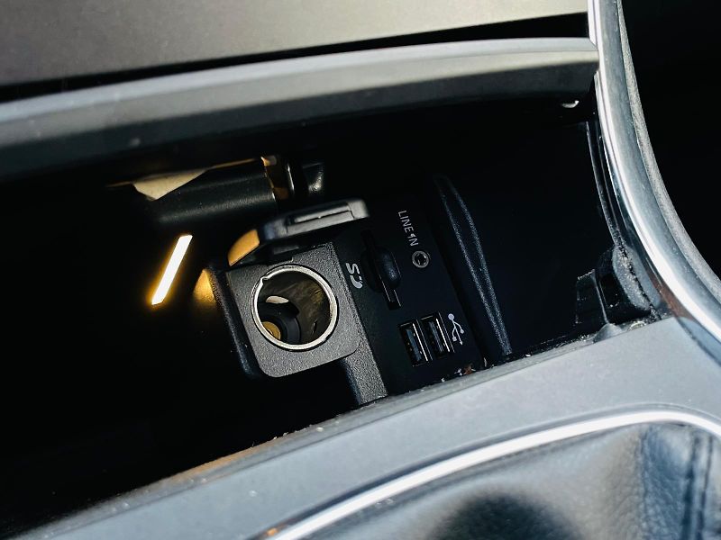 Ford Galaxy 2.0TDCi MANUÁL 7MÍST VÝHŘEV - fotka 49 z 57