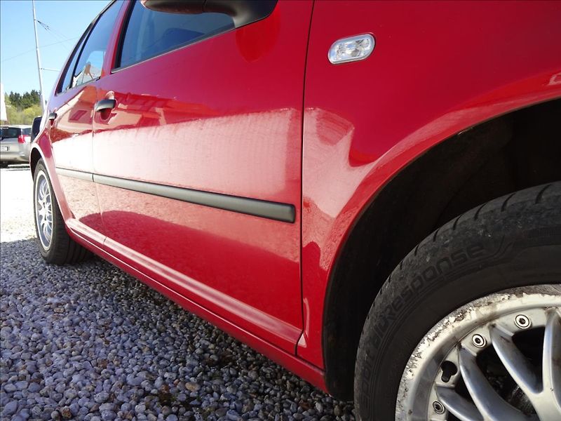Volkswagen Golf IV 1,6i 77kW - fotka 10 z 44
