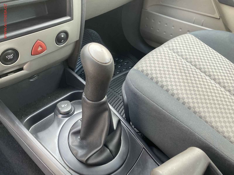 Renault Mégane (2003) 1.6i, AC - fotka 15 z 15