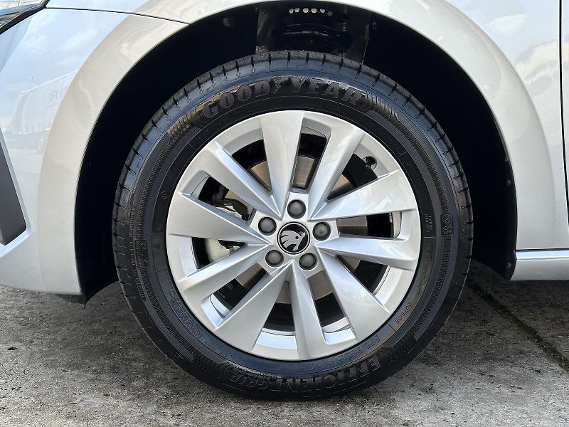 Škoda Scala 1.0TSi Selection 116PS KLIMA A - fotka 8 z 35