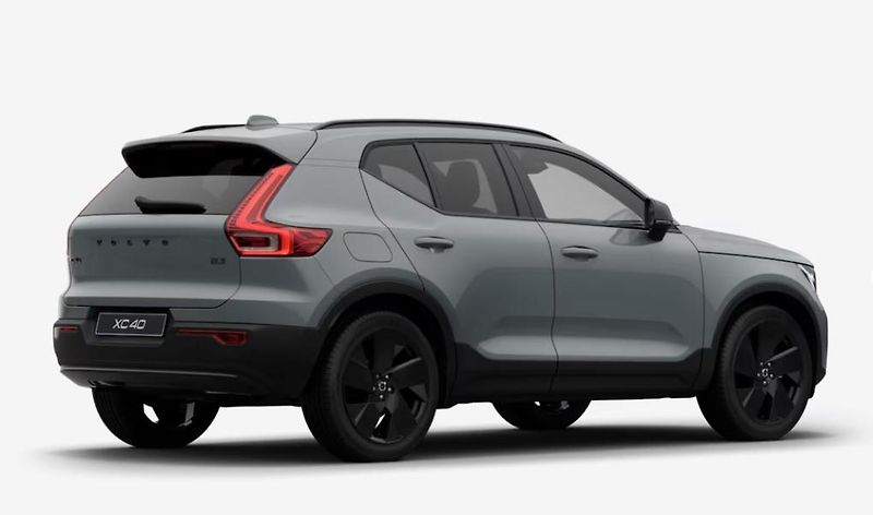 Volvo XC40 (2026) B3 AUT PLUS BLACK EDITION - fotka 9 z 17