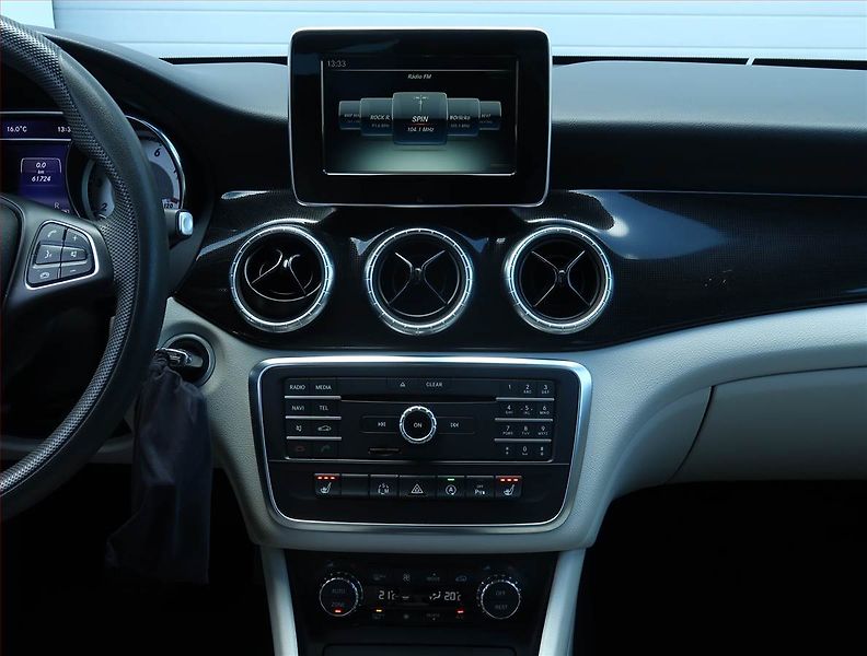 Mercedes-Benz CLA (2015) 180, Automat, Serv.kniha, Kůže - fotka 12 z 22