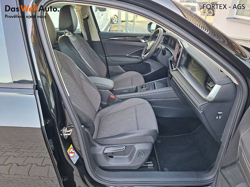 Volkswagen Tayron (2025) 2.0 TDI,142kW,DSG,4x4,Matrix,T - fotka 17 z 35