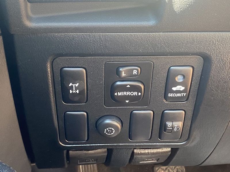 Toyota Hilux 2.5D, ČR, Terra, tažné - fotka 12 z 12