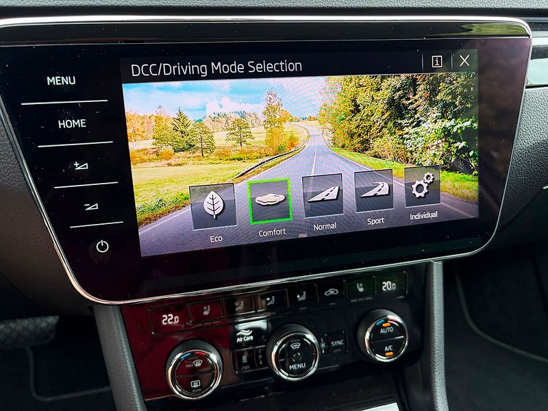 Škoda Superb 2.0 TDI L&K DSG 4x4, ČR, ACC - fotka 27 z 34