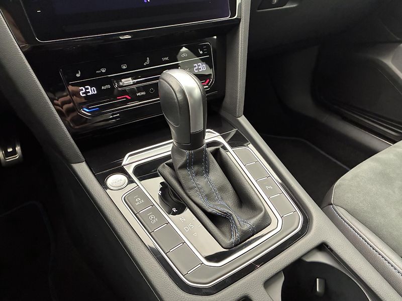 Volkswagen Arteon Shooting Brake R 2,0 TSI 235kW DSG 4Motion DP - fotka 23 z 32