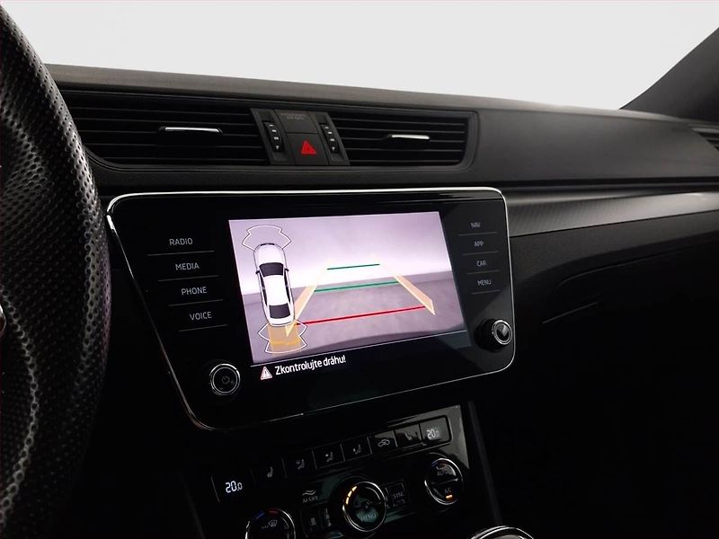 Škoda Superb (2022) Sportline 2.0 TDI - fotka 21 z 22