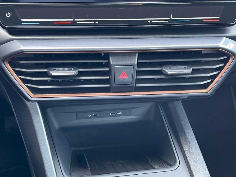 Cupra Formentor (2023) 1.5 TSI 110 kW DSG Basis - fotka 11 z 35