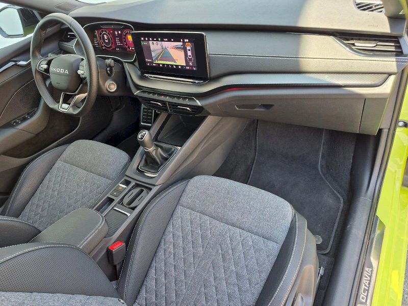 Škoda Octavia (2025) Sportline 1.5 TSI 110kW - fotka 23 z 28
