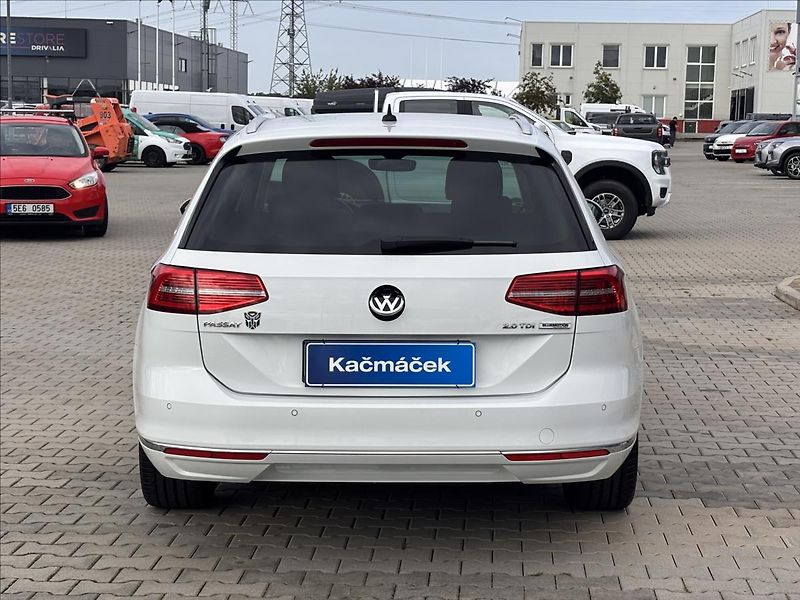 Volkswagen Passat 2,0 TDI 110kW BMT Highline - fotka 4 z 33