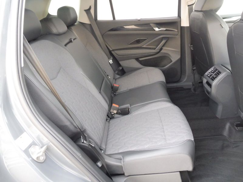 Volkswagen Tayron (2026) People 1,5 TSI 150kW eHybrid - fotka 21 z 29