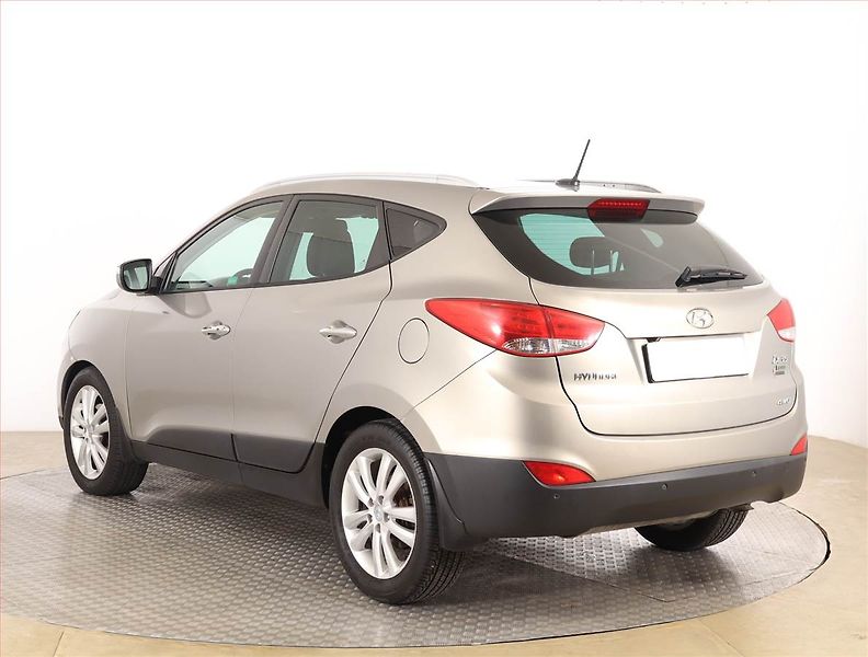 Hyundai ix35 (2010) 2.0 CRDi, 4X4, Serv.kniha - fotka 4 z 16