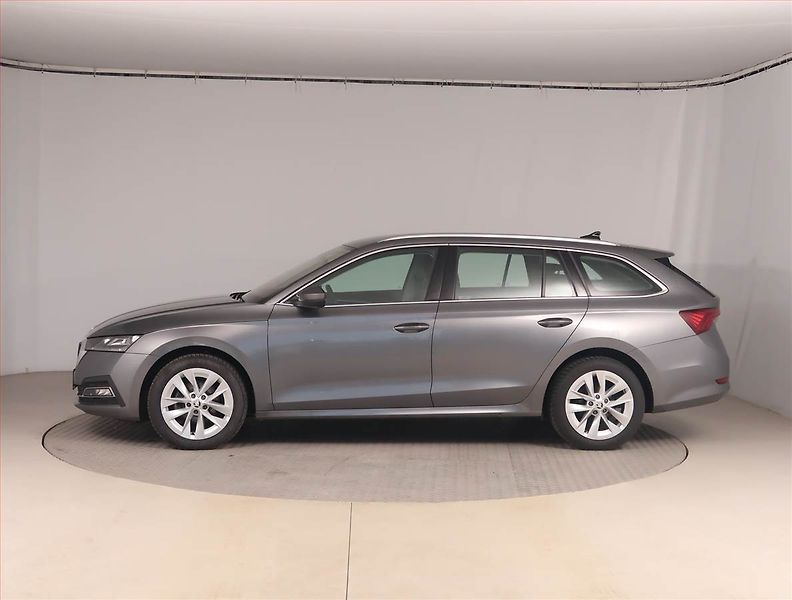 Škoda Octavia (2023) 2.0 TDI, Automat, ČR,1.maj - fotka 3 z 20