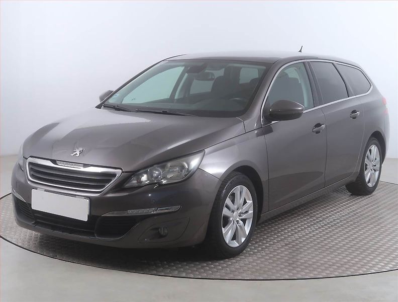 Peugeot 308 (2014) Style 1.6 BlueHDi, Serv.kniha - fotka 2 z 14