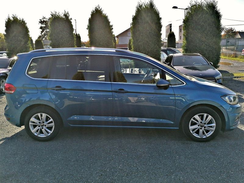 Volkswagen Touran (2022) 2.0 TDi DSG,110kW,Highline,ACC - fotka 6 z 26