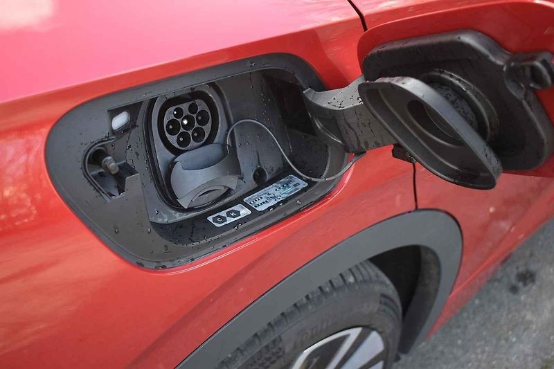 Volkswagen ID.4 GTX umí dobře manévrovat i v těsnějších prostorách