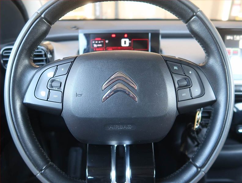 Citroën C4 Cactus (2018) 1.2 PureTech, Tempomat - fotka 14 z 15