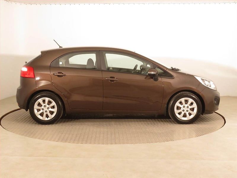 Kia Rio (2011) 1.4 CVVT, Serv.kniha - fotka 6 z 14