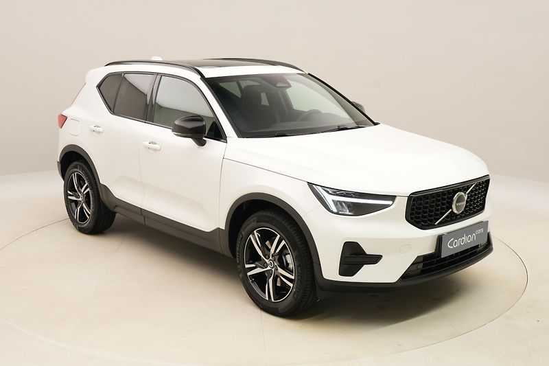 Volvo XC40 (2026) B3 AUT DARK PLUS - fotka 16 z 58