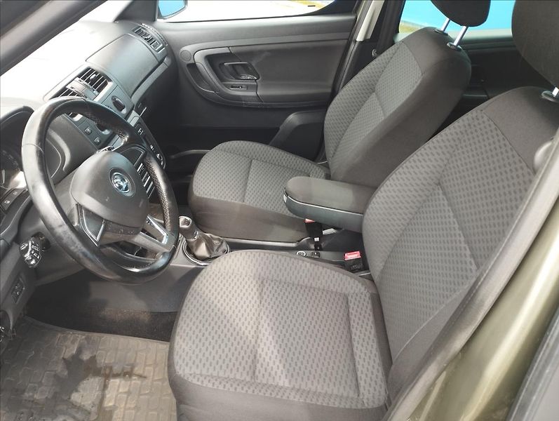 Škoda Roomster 1,2 Tsi 1.Maj S.K. - fotka 7 z 15