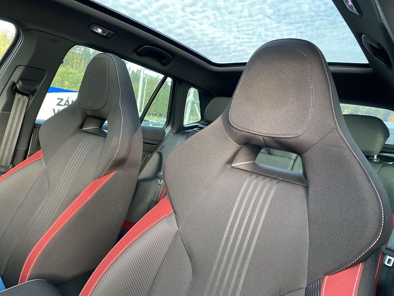 Škoda Kamiq (2023) 1.0 TSI DSG Monte Carlo - fotka 35 z 39
