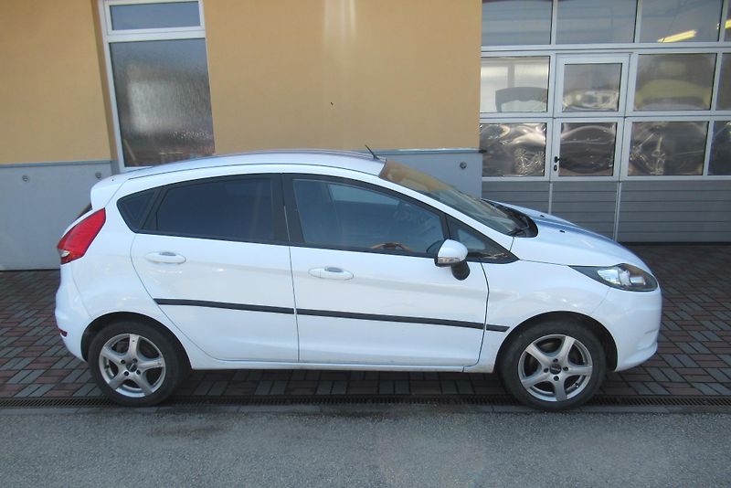 Ford Fiesta 1.2i  KLIMA  KOUPENO V CZ - fotka 3 z 19