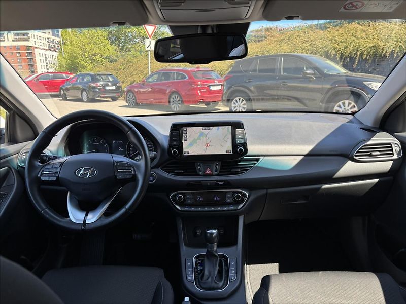 Hyundai i30 1,4 TGDi AT Style  TOP STAV - fotka 9 z 45
