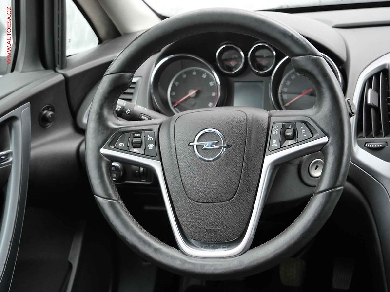 Opel Astra (2014) 1.4 T, AC, TZ, bixen - fotka 11 z 18