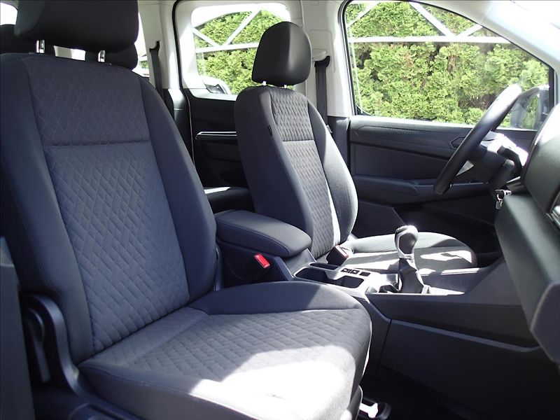 Volkswagen Caddy 1,5 1.maj. 26 000 Km, záruka - fotka 33 z 41