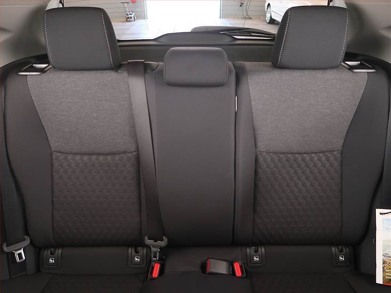 Toyota Yaris (2023) 1.5 VVT-i, Serv.kniha - fotka 10 z 17