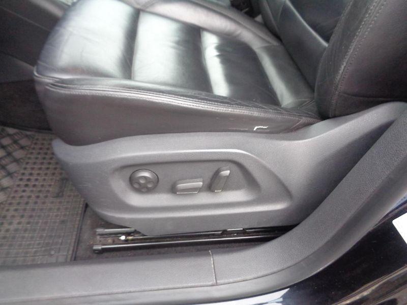 Volkswagen Tiguan 2,0 - fotka 15 z 21