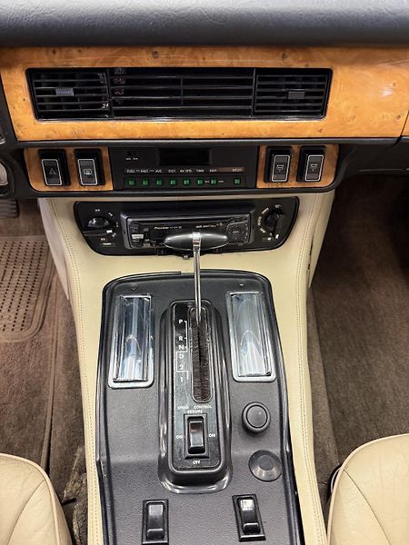Jaguar XJS 5.3 V12 - bez koroze - fotka 11 z 15
