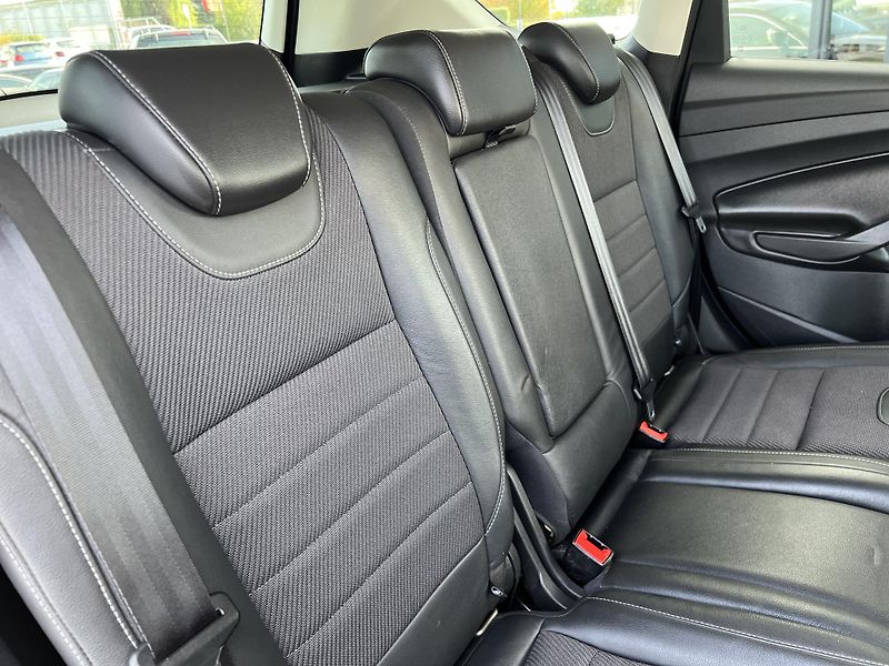 Ford Kuga 2.0TDCi 4x4 TEMPOMAT KLIMA ALU - fotka 27 z 41
