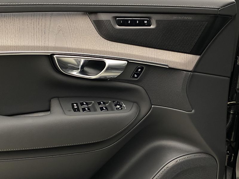 Volvo XC90 (2026) T8 AWD Plug-in DARK PLUS 7m - fotka 29 z 72