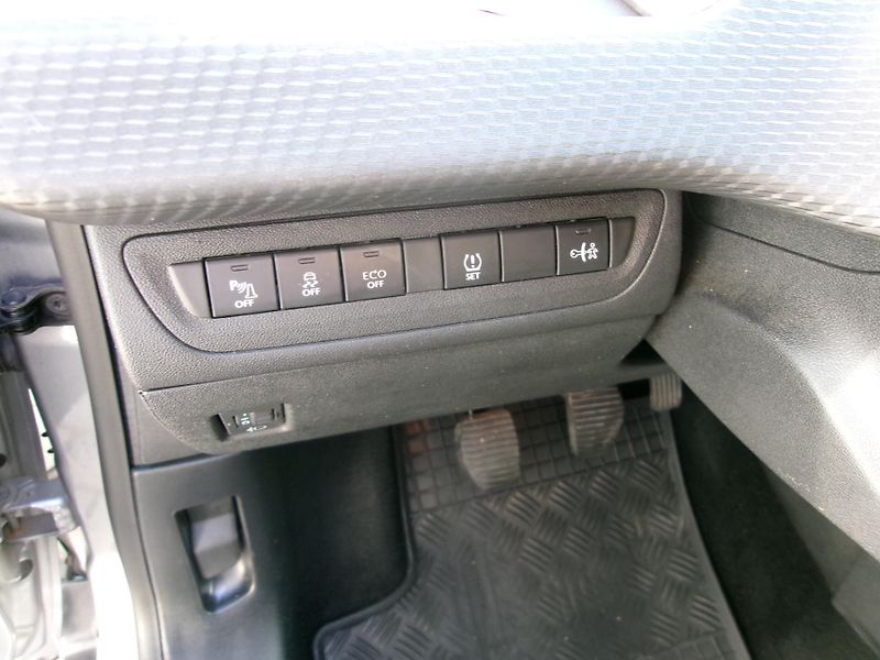 Peugeot 2008 1.6 HDI - fotka 17 z 22