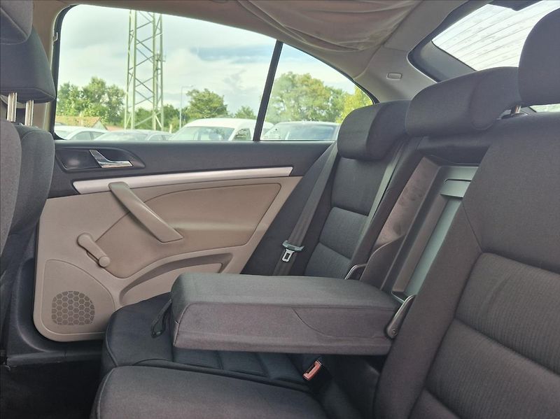 Škoda Octavia 2,0 TDi 103kW AC NOVÝ OLEJ - fotka 14 z 31
