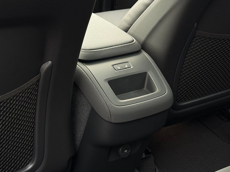 Volvo XC90 PLUS B5, 360°, VZDUCH - fotka 22 z 24